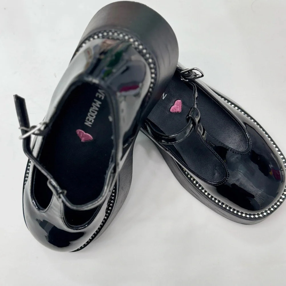 Steve Madden Black T-Strap Shoes - Picture 2 of 5